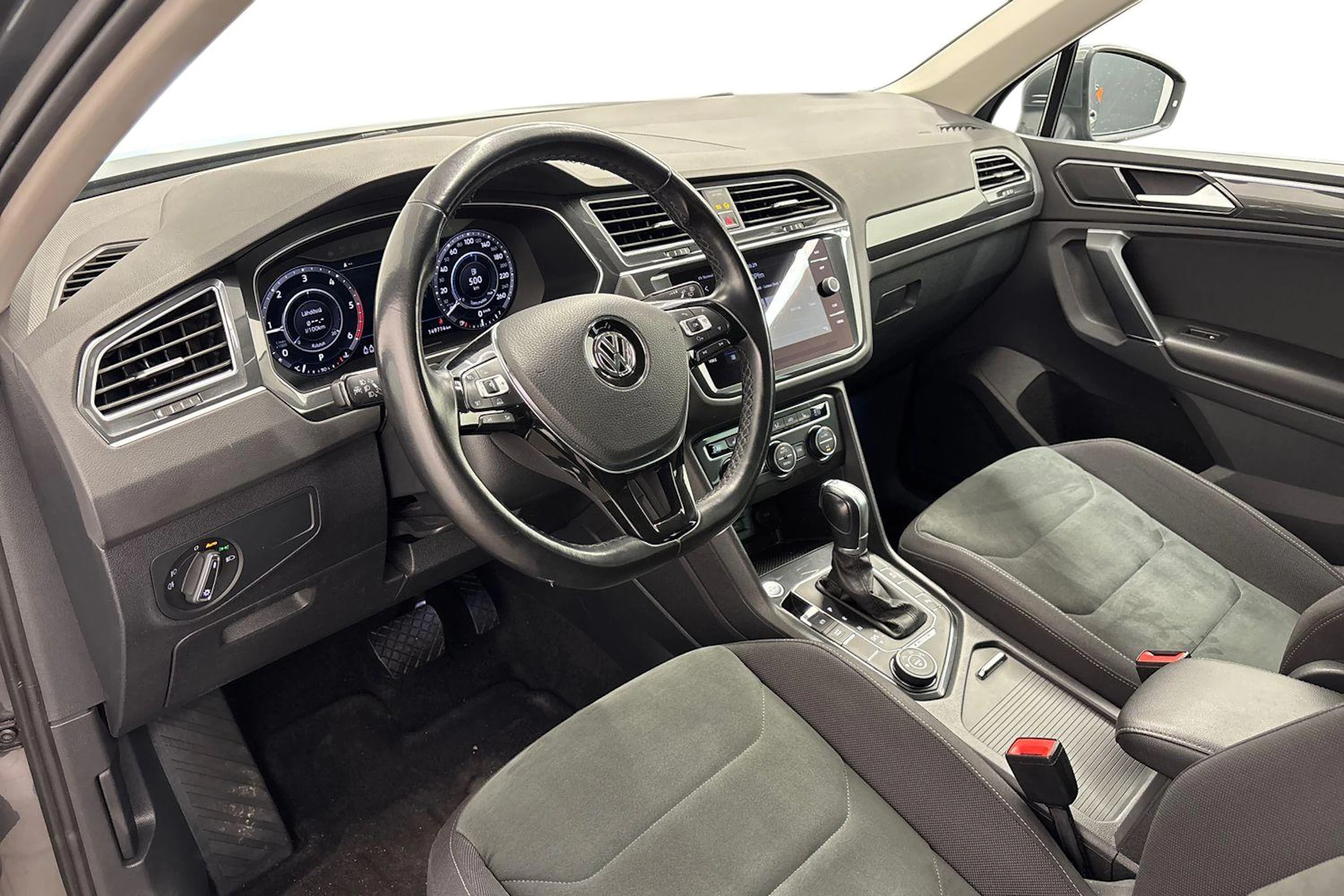 met. harmaa Volkswagen Tiguan 2018 kuva 8.
