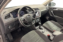 met. harmaa Volkswagen Tiguan 2018 kuva 8.