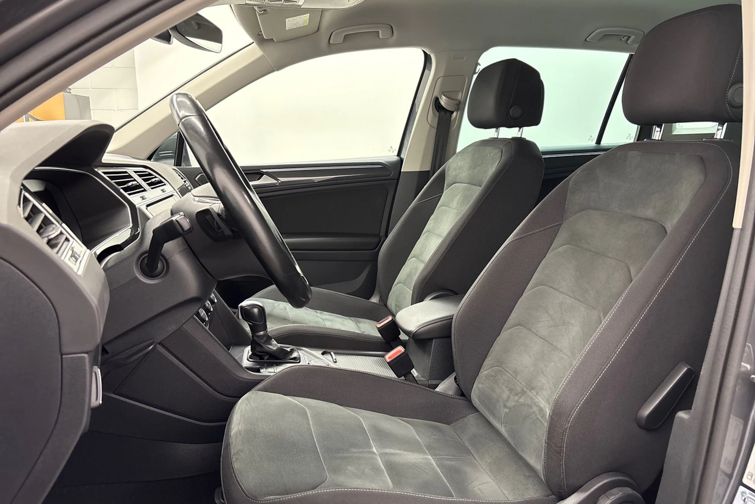 met. harmaa Volkswagen Tiguan 2018 kuva 15.