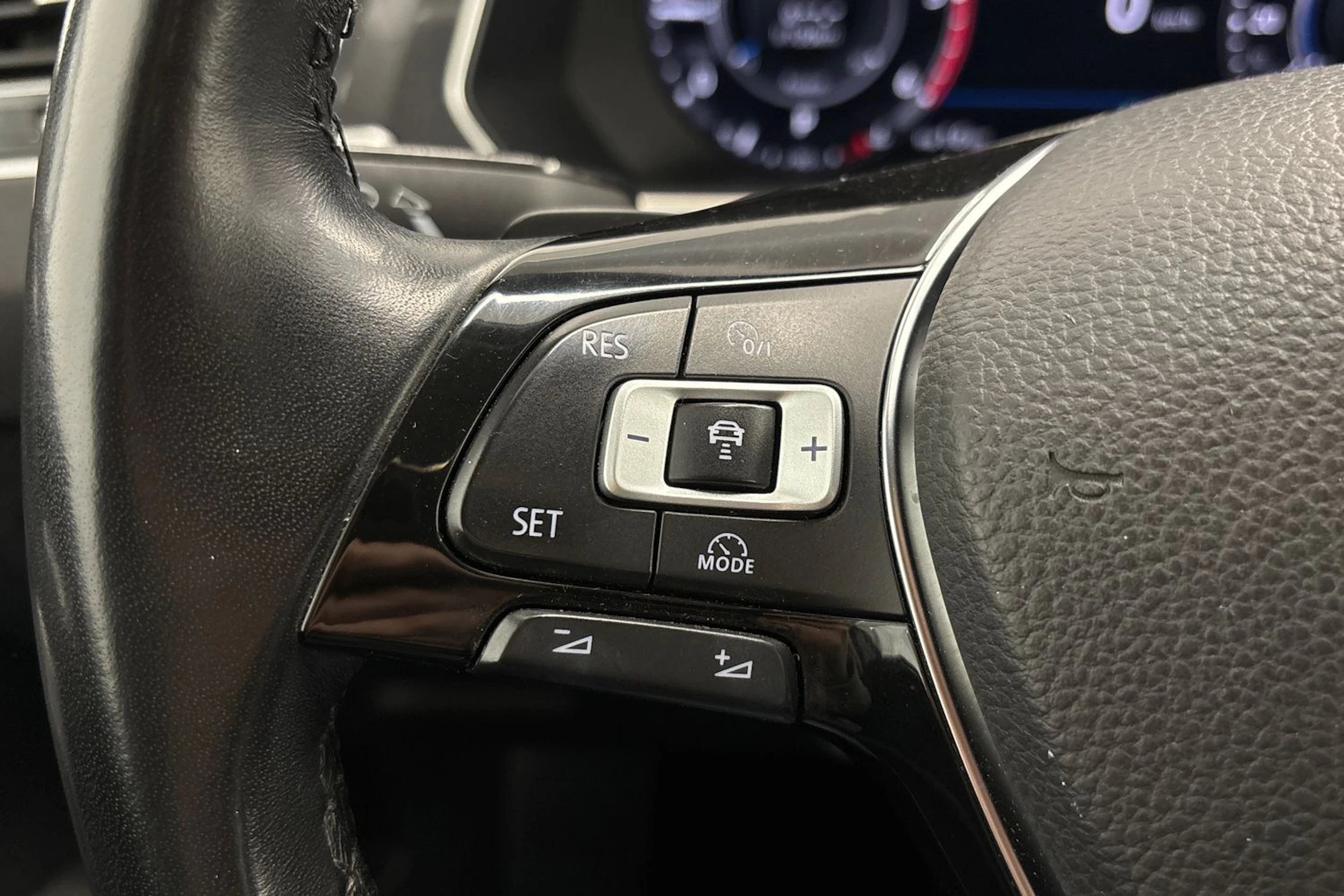 met. harmaa Volkswagen Tiguan 2018 kuva 17.