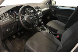 Musta Volkswagen Tiguan 2019 kuva 7.