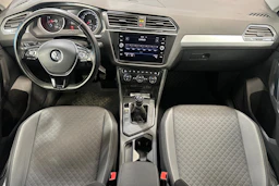 Musta Volkswagen Tiguan 2019 kuva 9.