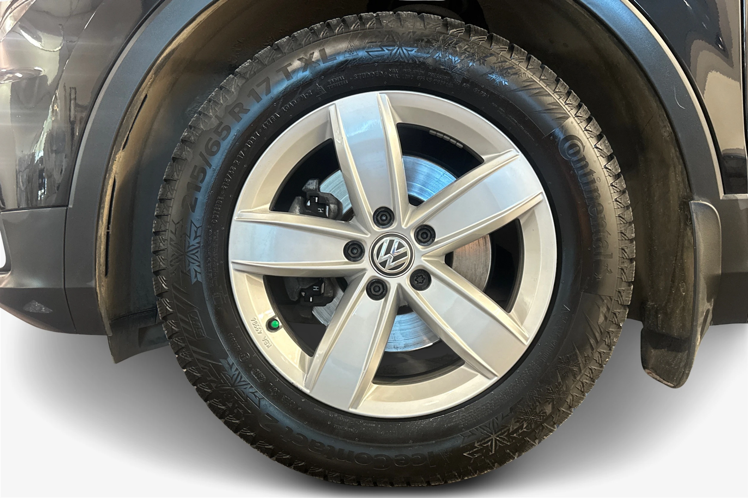 Musta Volkswagen Tiguan 2019 kuva 11.