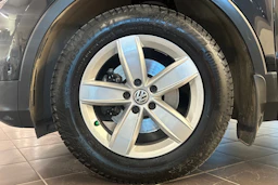 Musta Volkswagen Tiguan 2019 kuva 13.