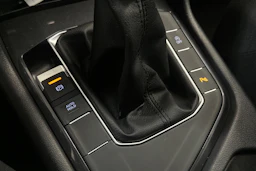 Musta Volkswagen Tiguan 2019 kuva 21.