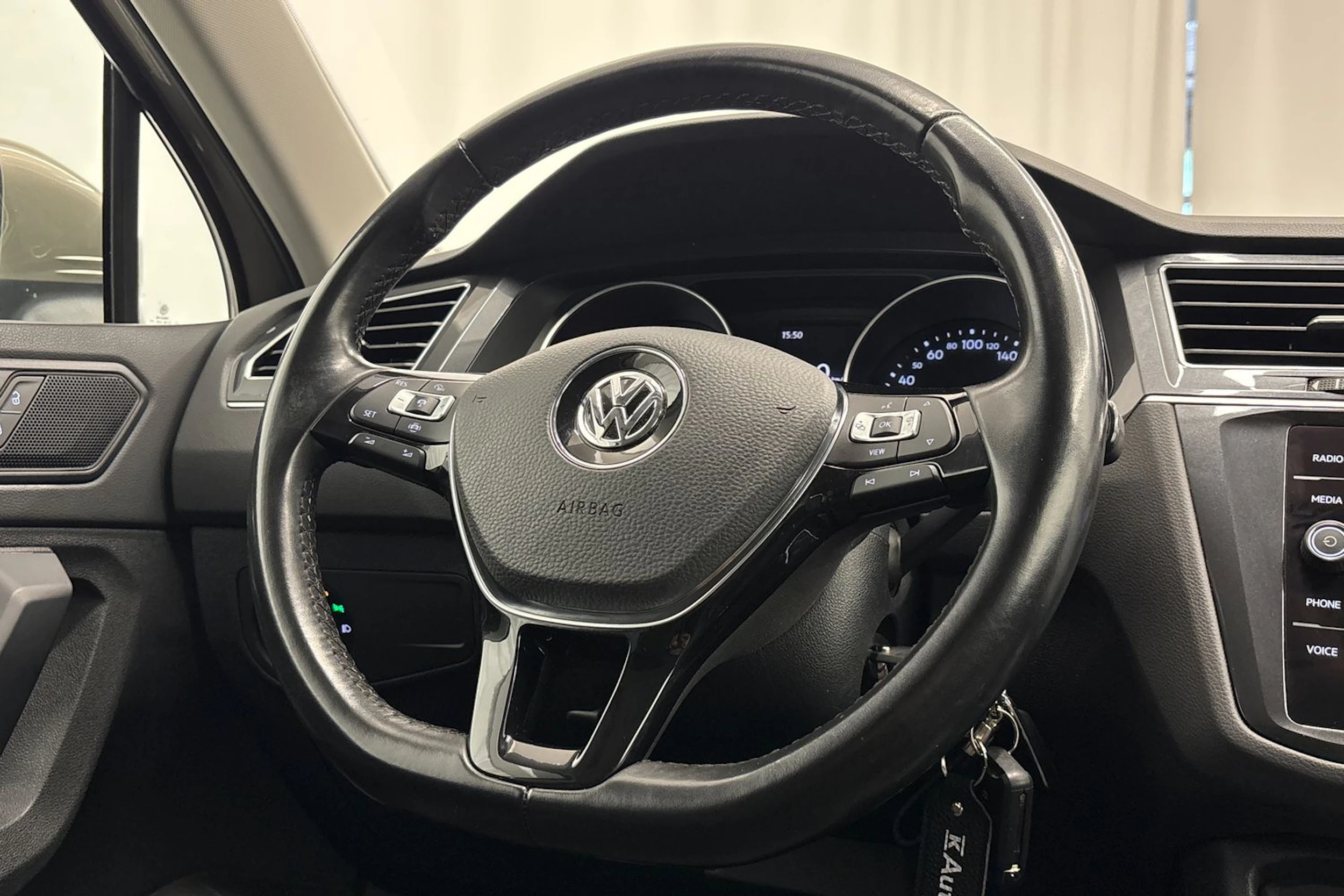 met. ruskea (beige) Volkswagen Tiguan 2019 kuva 12.