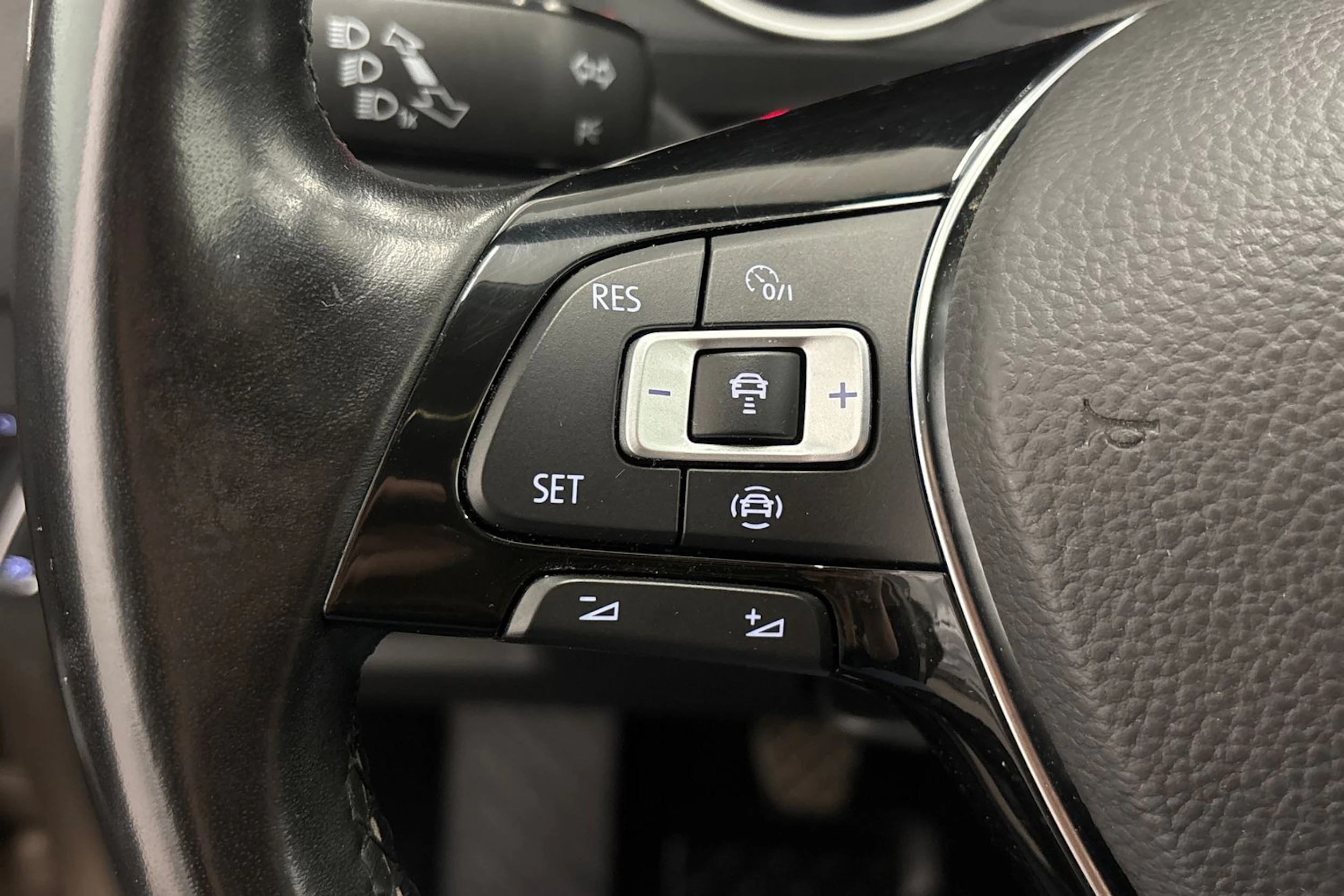 met. ruskea (beige) Volkswagen Tiguan 2019 kuva 13.