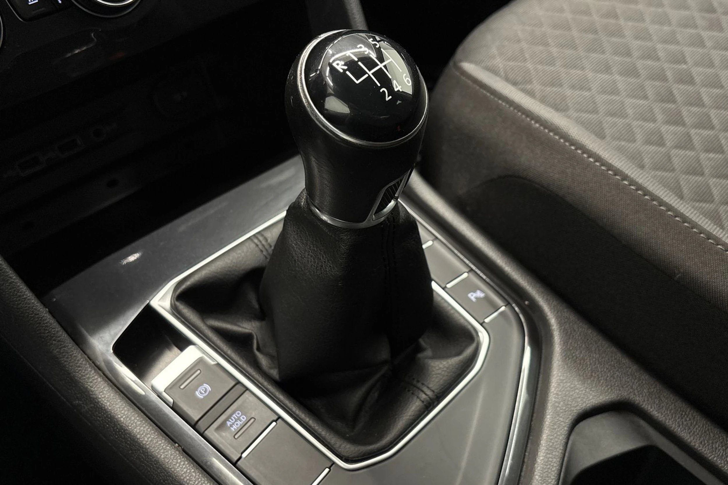 met. ruskea (beige) Volkswagen Tiguan 2019 kuva 20.