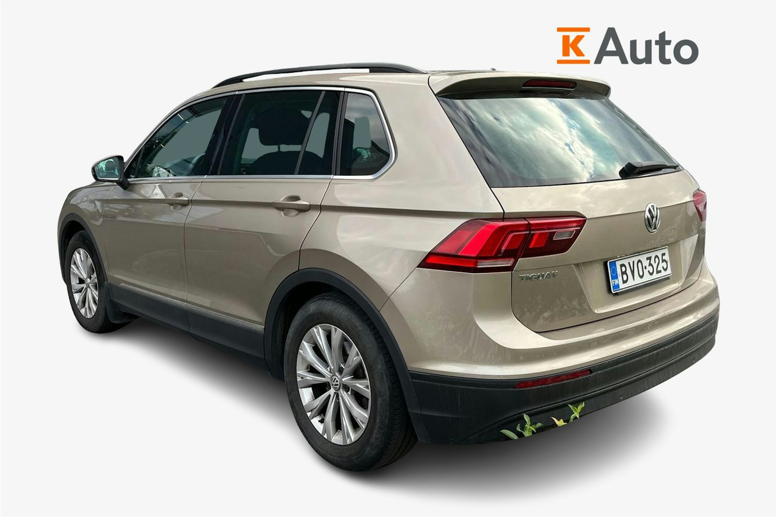 ruskea (beige) Volkswagen Tiguan 2019 kuva 2.