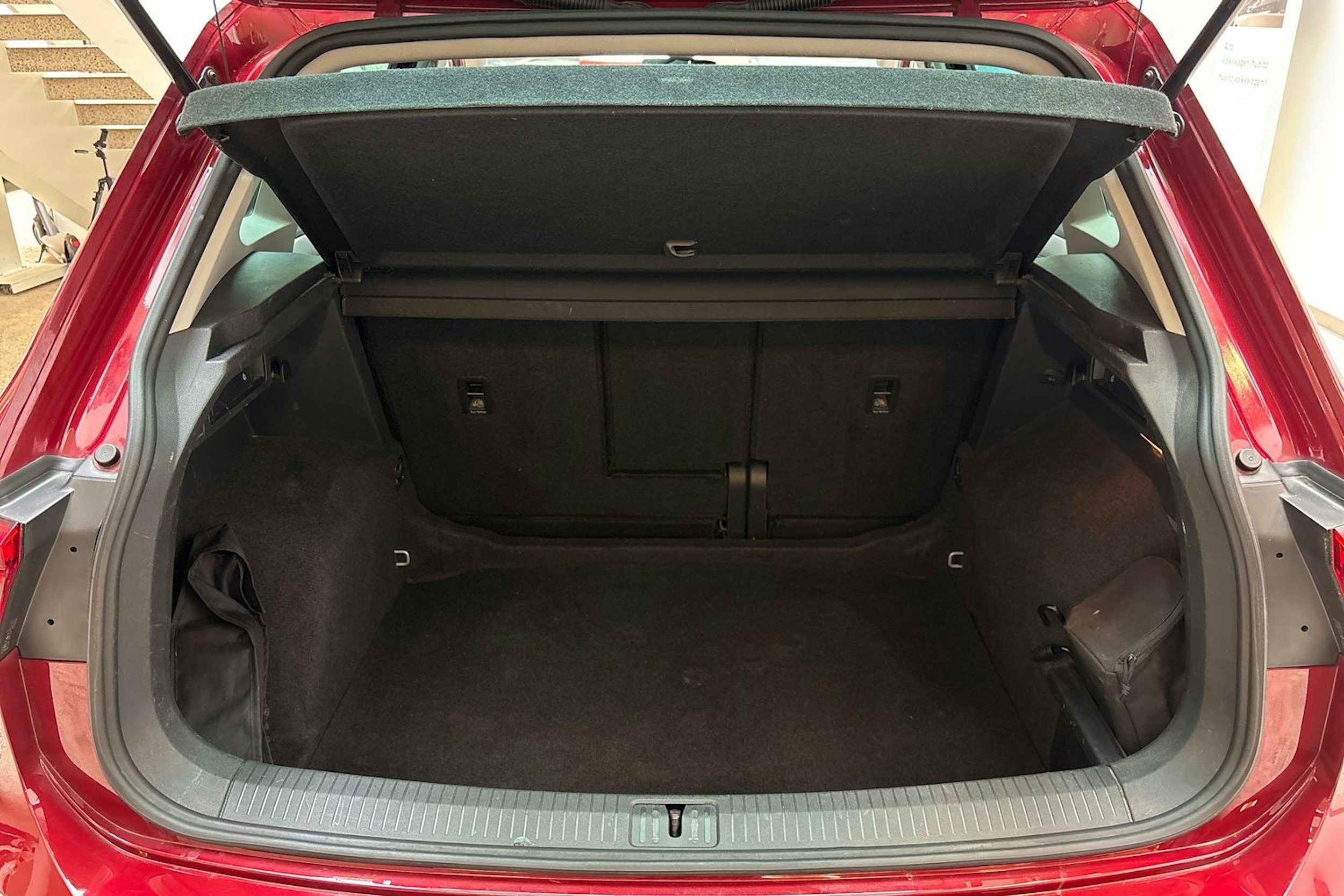 punainen Volkswagen Tiguan 2019 kuva 14.