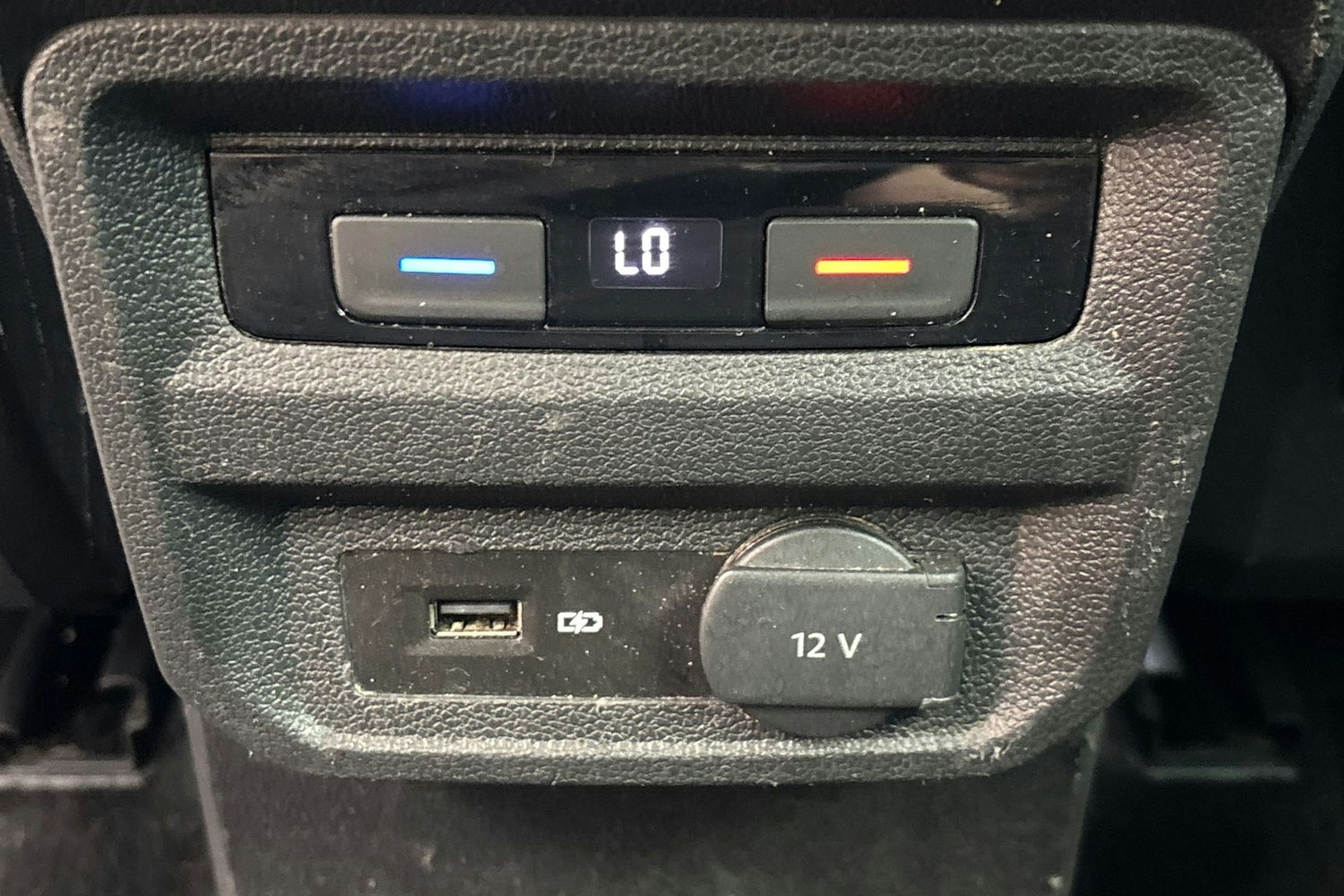 punainen Volkswagen Tiguan 2019 kuva 15.