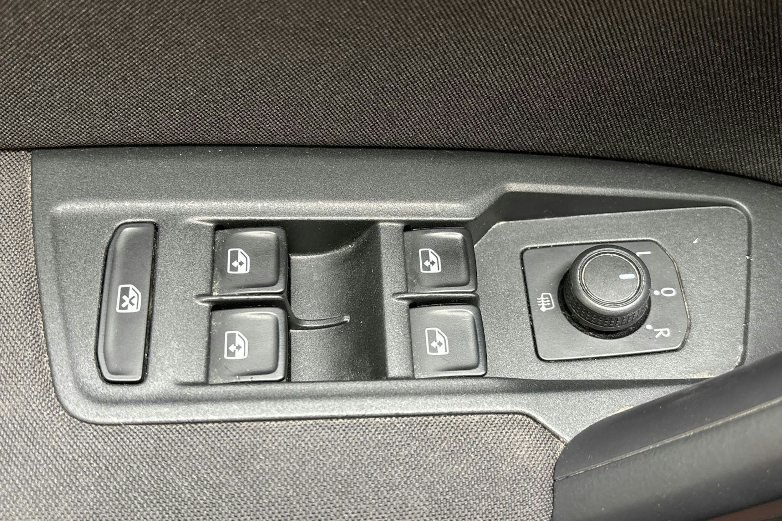 punainen Volkswagen Tiguan 2019 kuva 16.