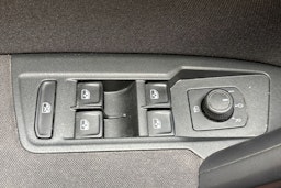 punainen Volkswagen Tiguan 2019 kuva 16.