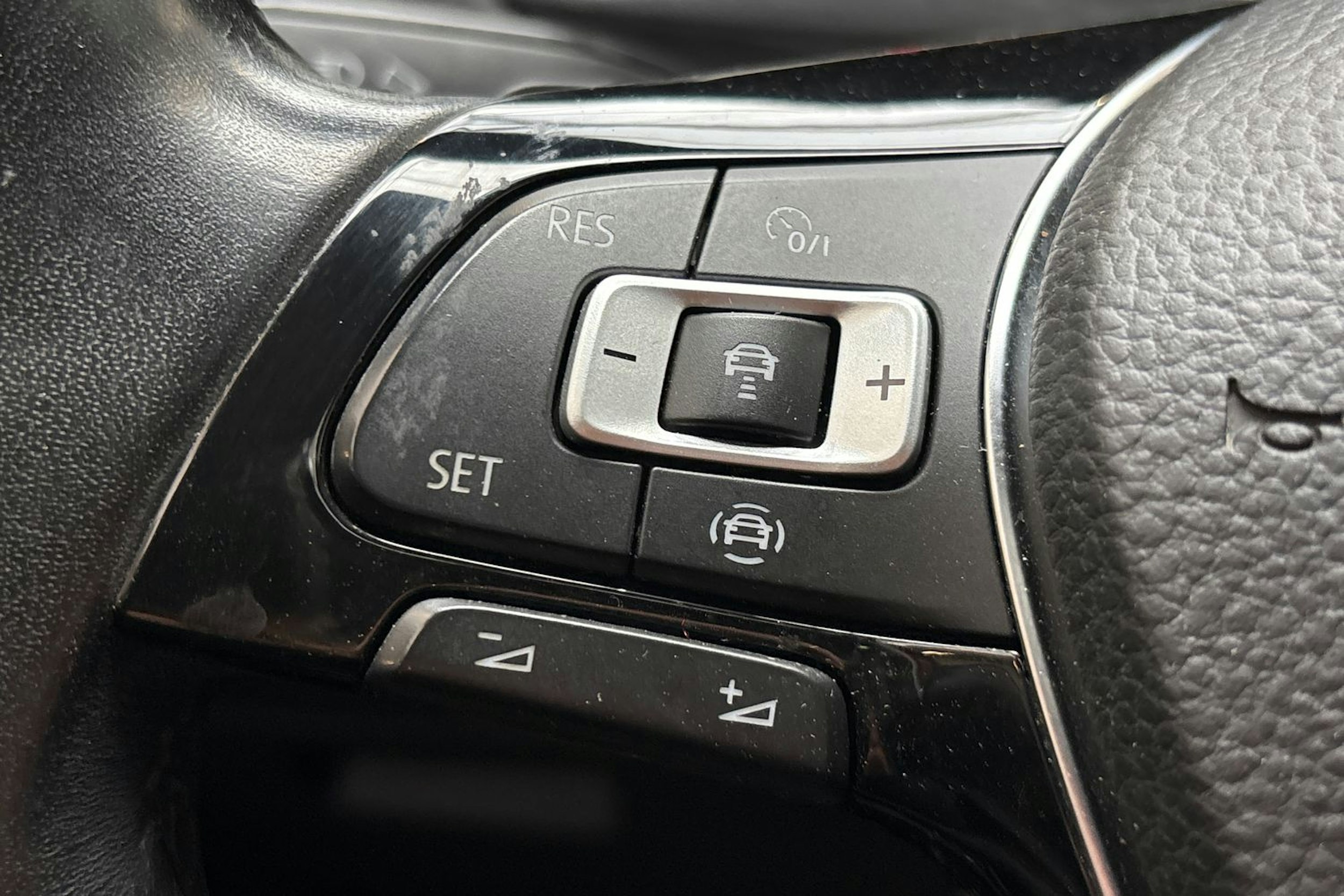 punainen Volkswagen Tiguan 2019 kuva 18.