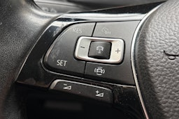 punainen Volkswagen Tiguan 2019 kuva 18.