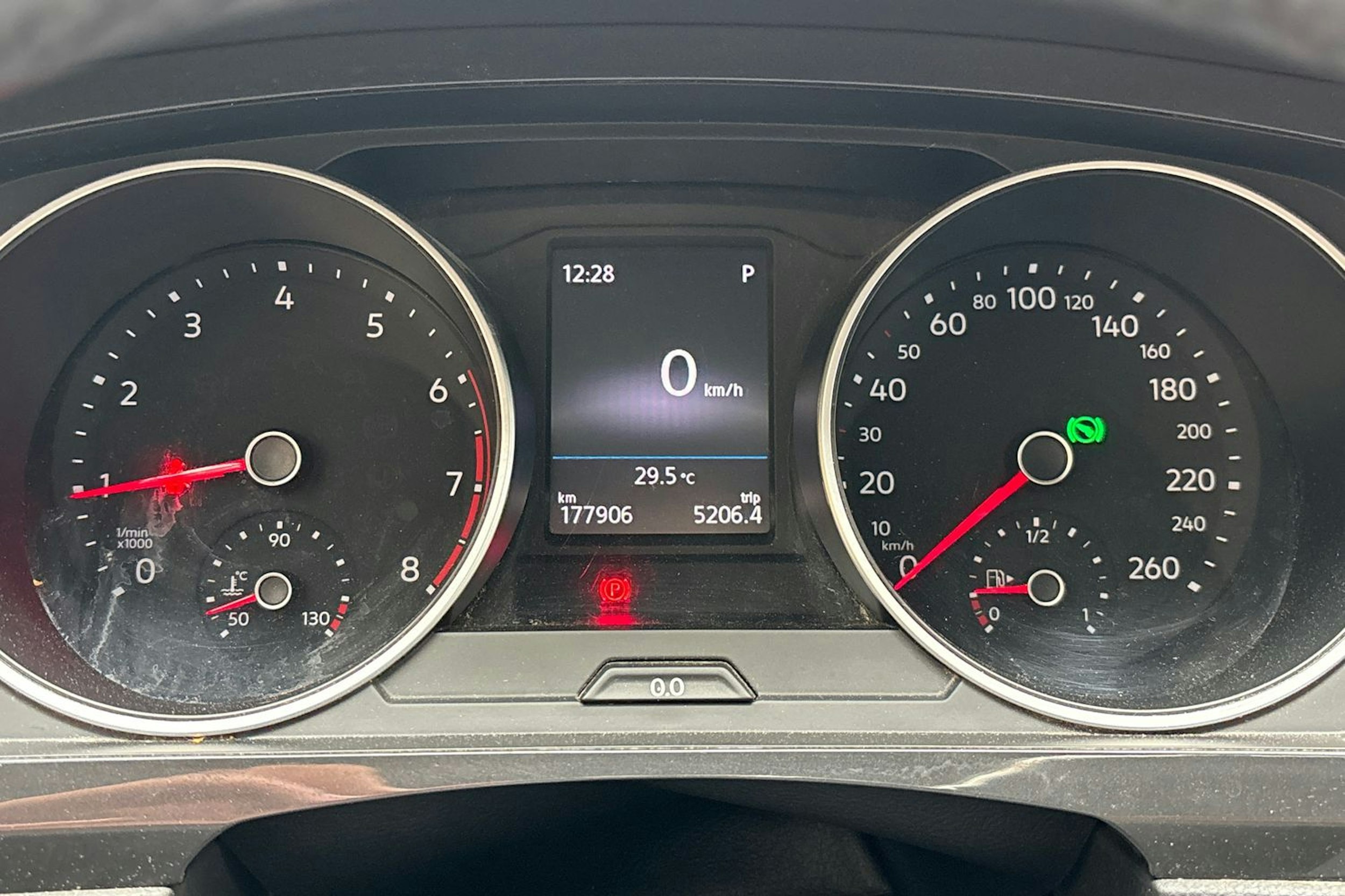 punainen Volkswagen Tiguan 2019 kuva 21.