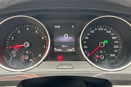 punainen Volkswagen Tiguan 2019 kuva 21.