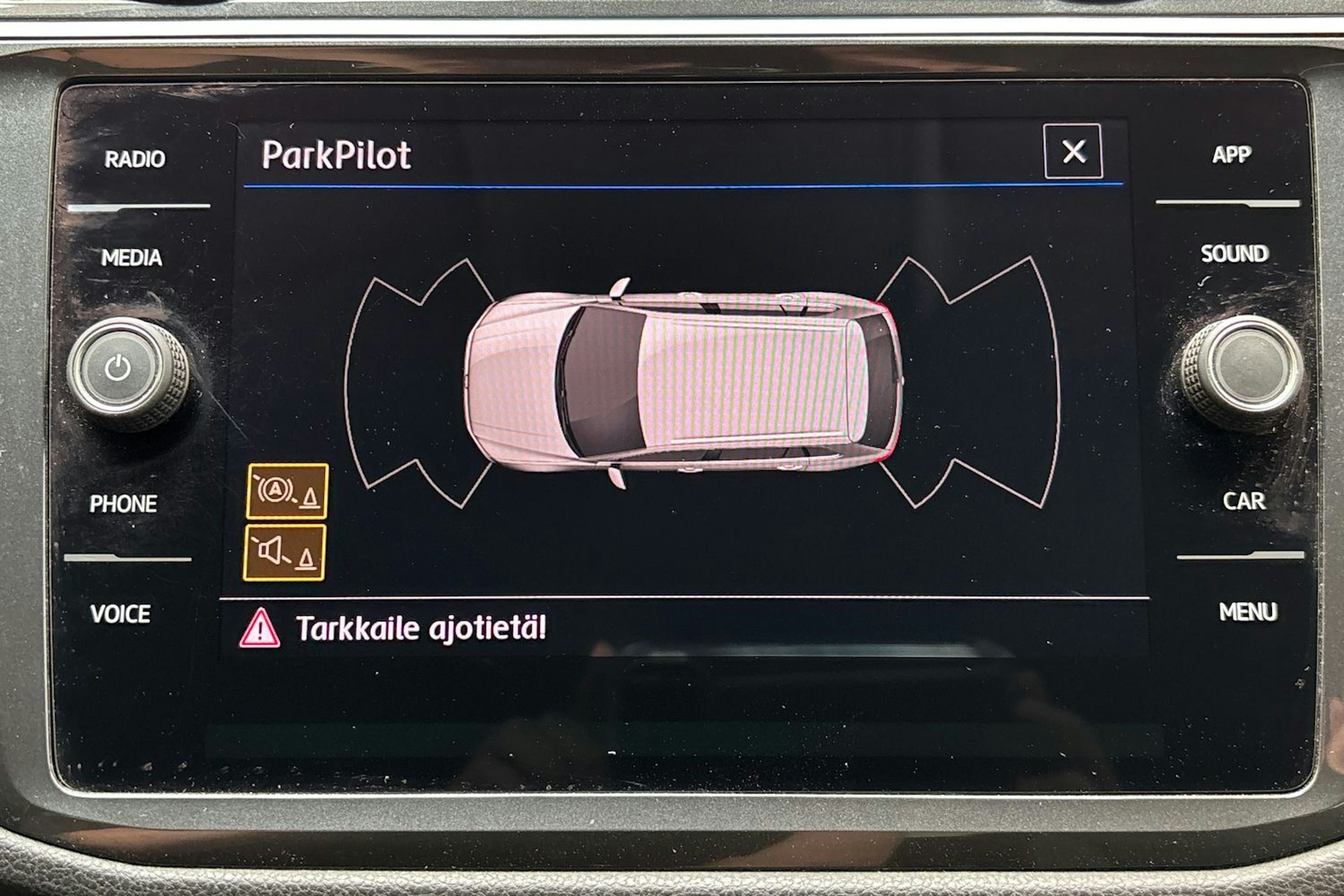 punainen Volkswagen Tiguan 2019 kuva 22.