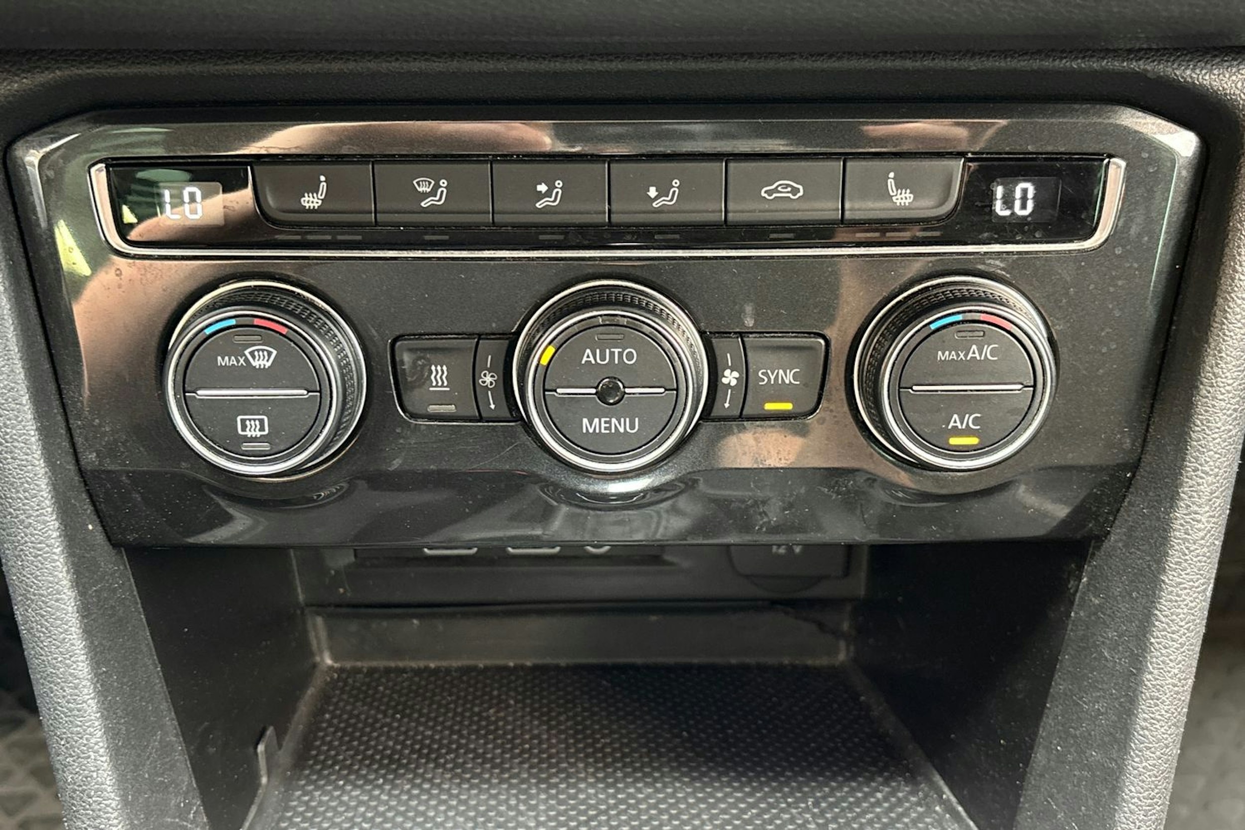 punainen Volkswagen Tiguan 2019 kuva 25.
