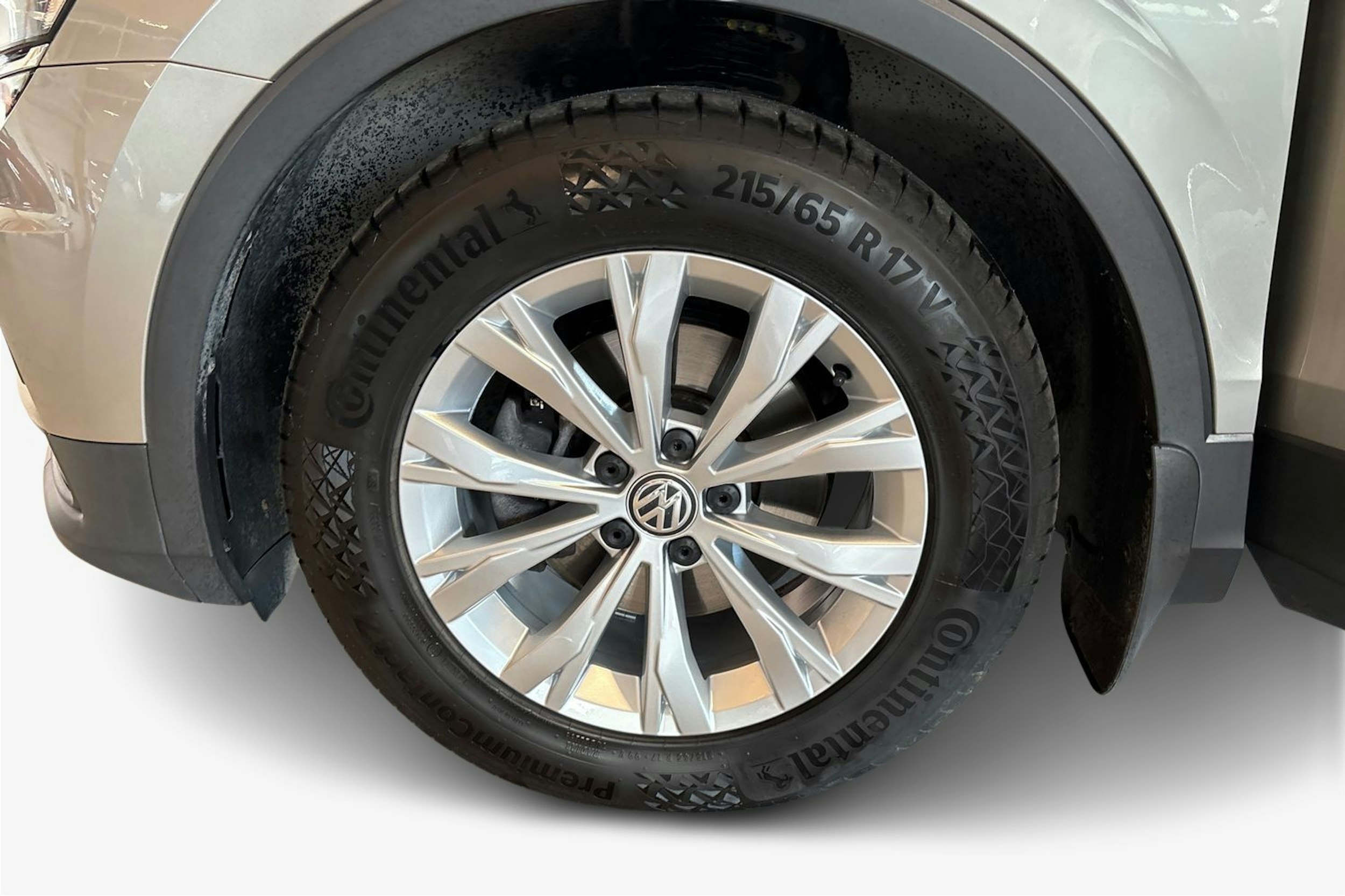 Harmaa Volkswagen Tiguan 2019 kuva 9.