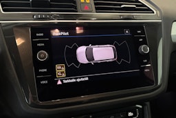 Harmaa Volkswagen Tiguan 2019 kuva 14.