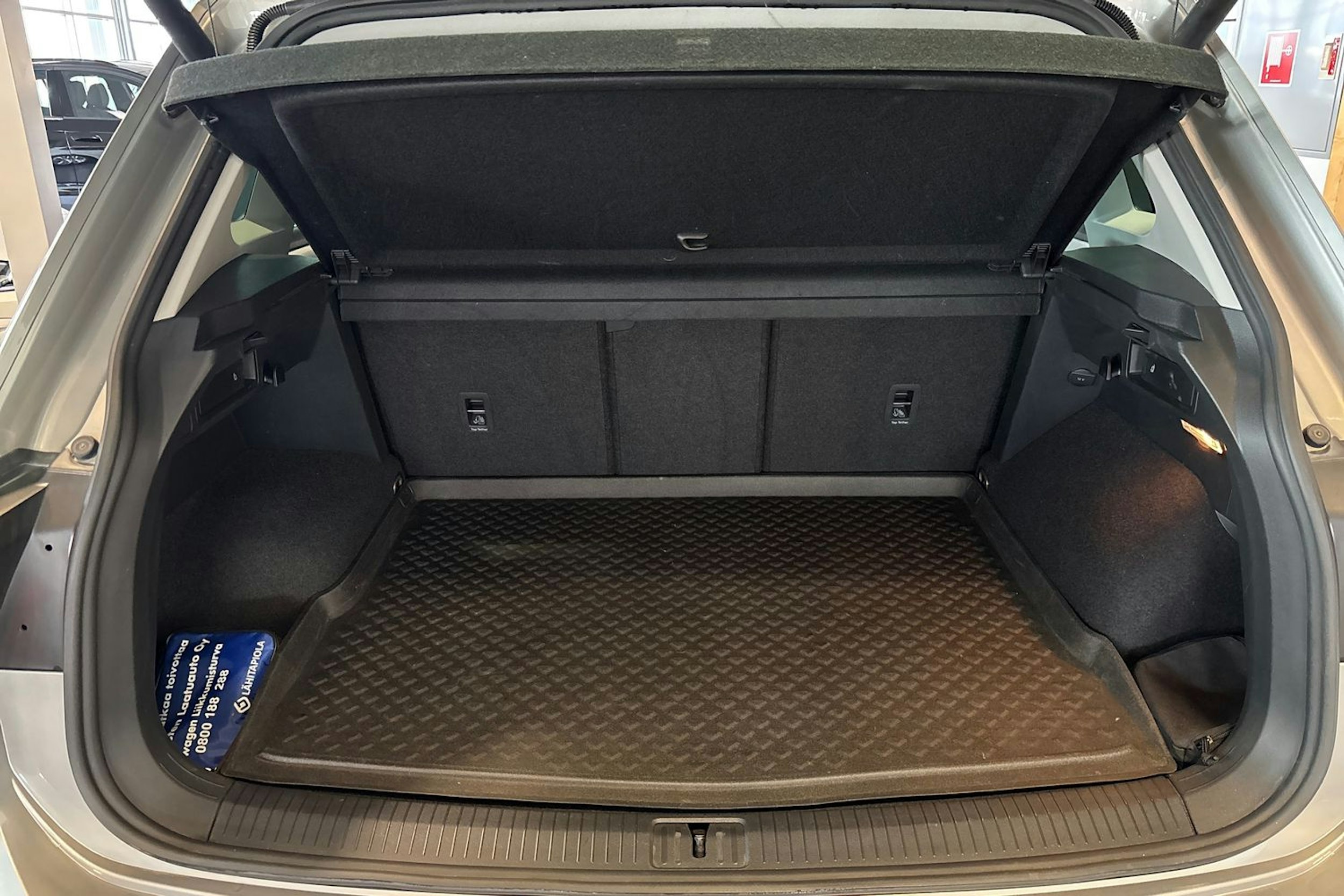 Harmaa Volkswagen Tiguan 2019 kuva 18.