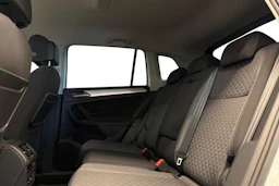 Valkoinen Volkswagen Tiguan 2019 kuva 8.