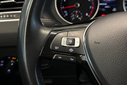 Valkoinen Volkswagen Tiguan 2019 kuva 15.