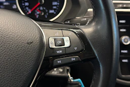 Valkoinen Volkswagen Tiguan 2019 kuva 16.