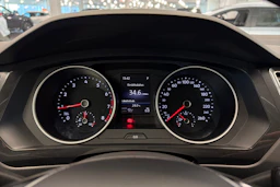 Valkoinen Volkswagen Tiguan 2019 kuva 17.