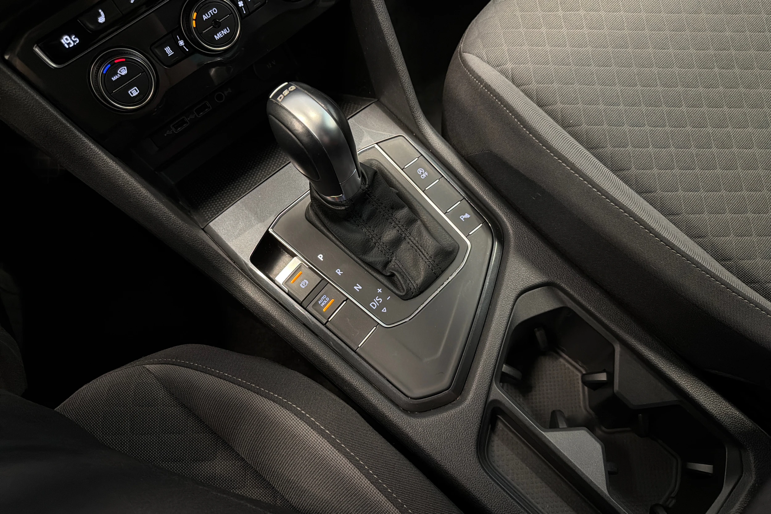Valkoinen Volkswagen Tiguan 2019 kuva 20.