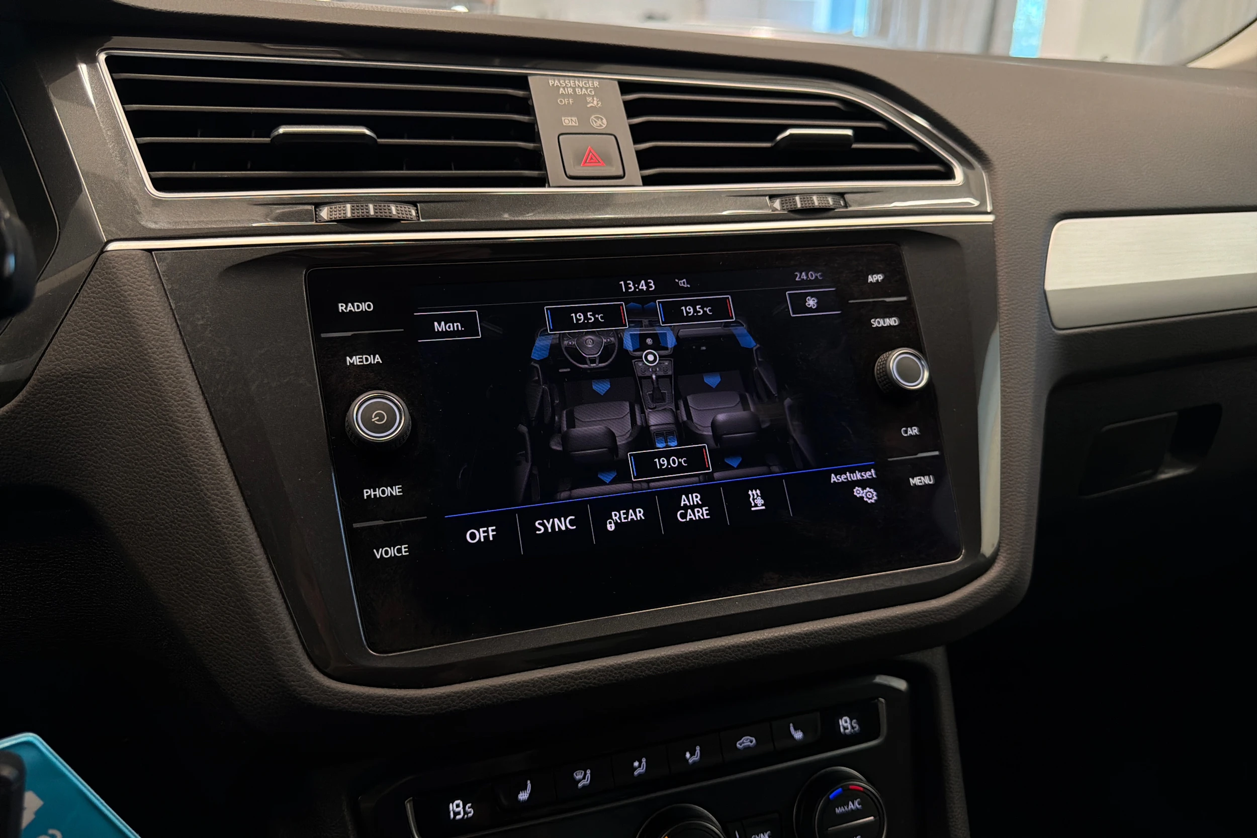 Valkoinen Volkswagen Tiguan 2019 kuva 23.