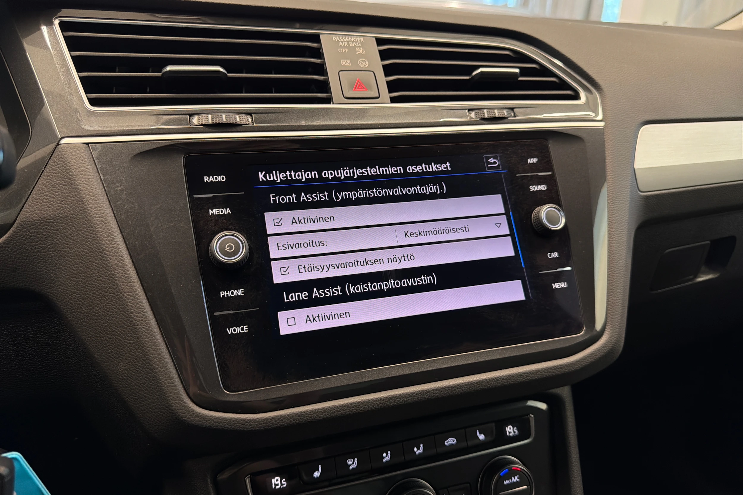 Valkoinen Volkswagen Tiguan 2019 kuva 25.