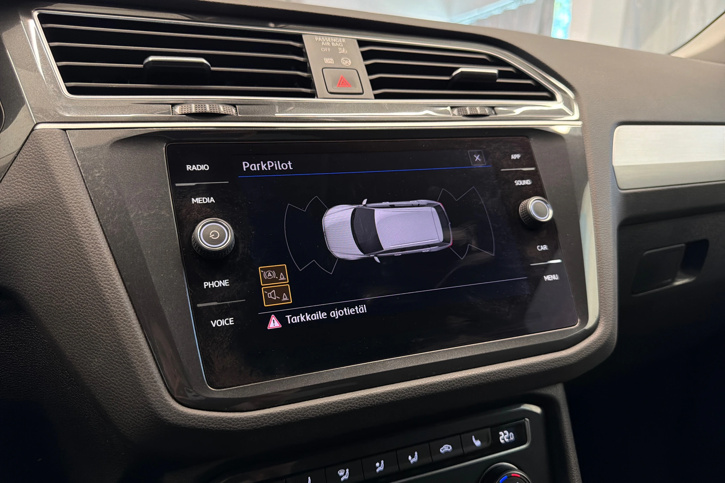 Valkoinen Volkswagen Tiguan 2019 kuva 27.