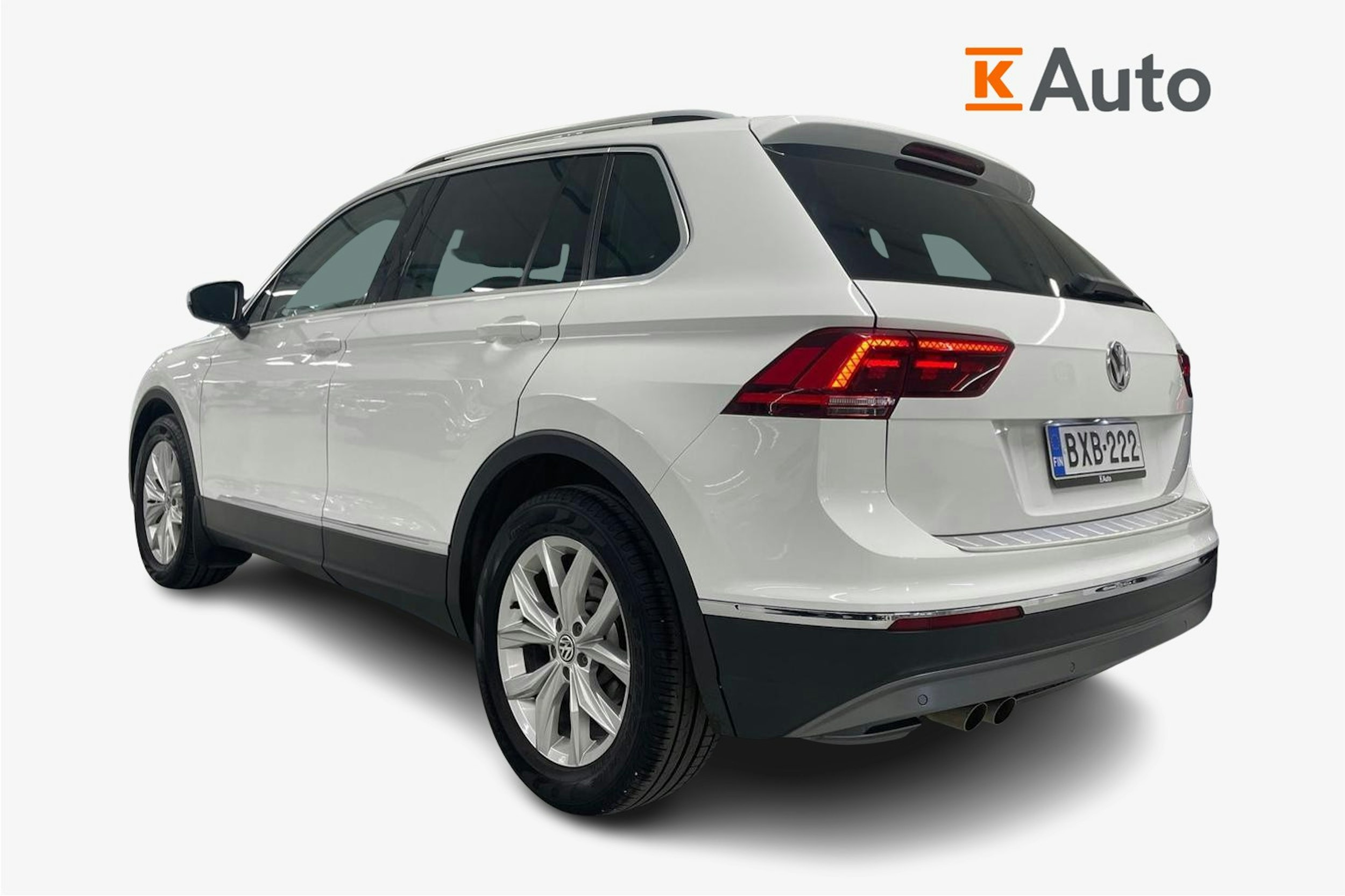 valkoinen Volkswagen Tiguan 2019 kuva 2.