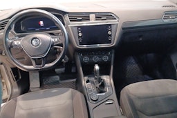 Harmaa Volkswagen Tiguan 2019 kuva 9.