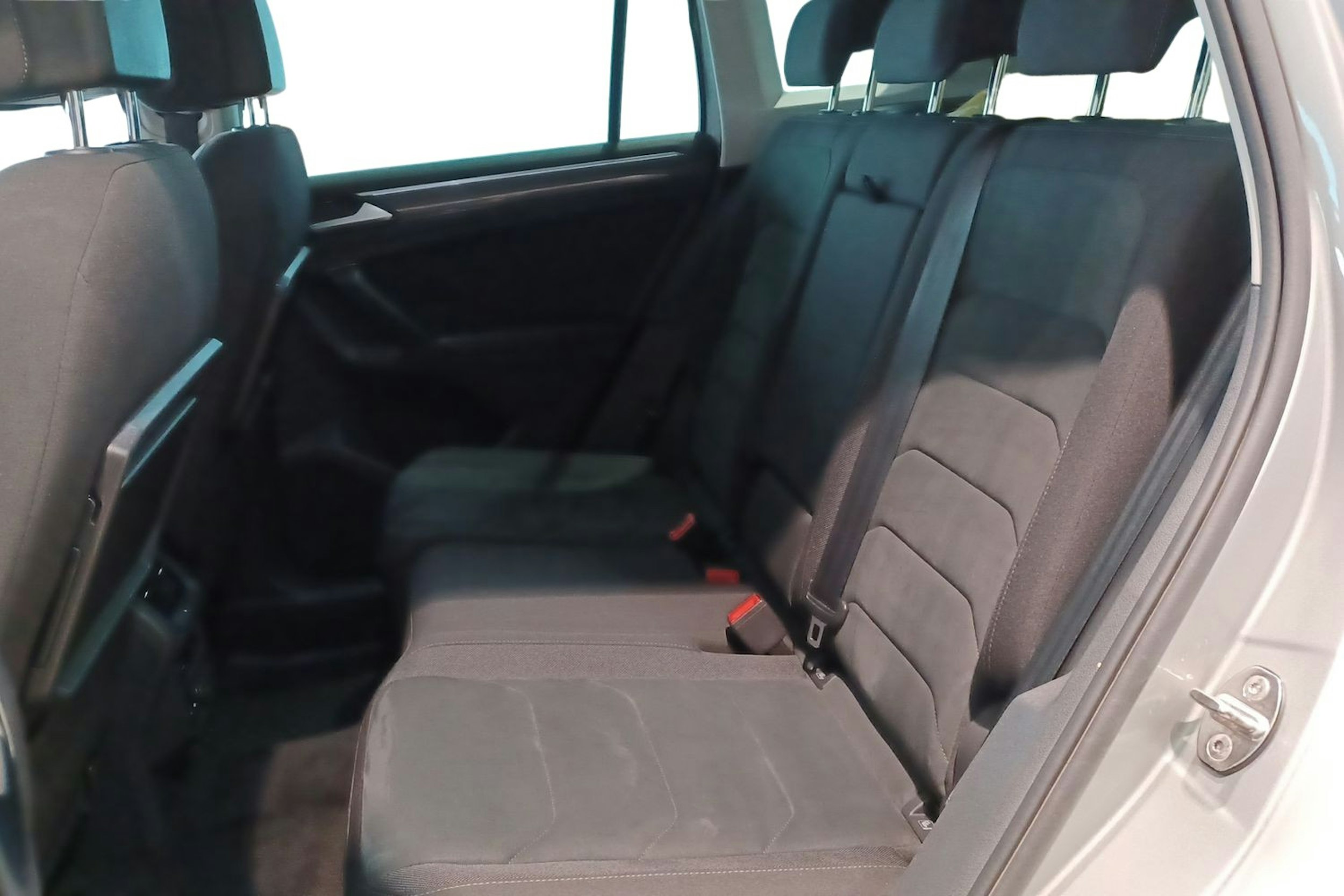 Harmaa Volkswagen Tiguan 2019 kuva 10.