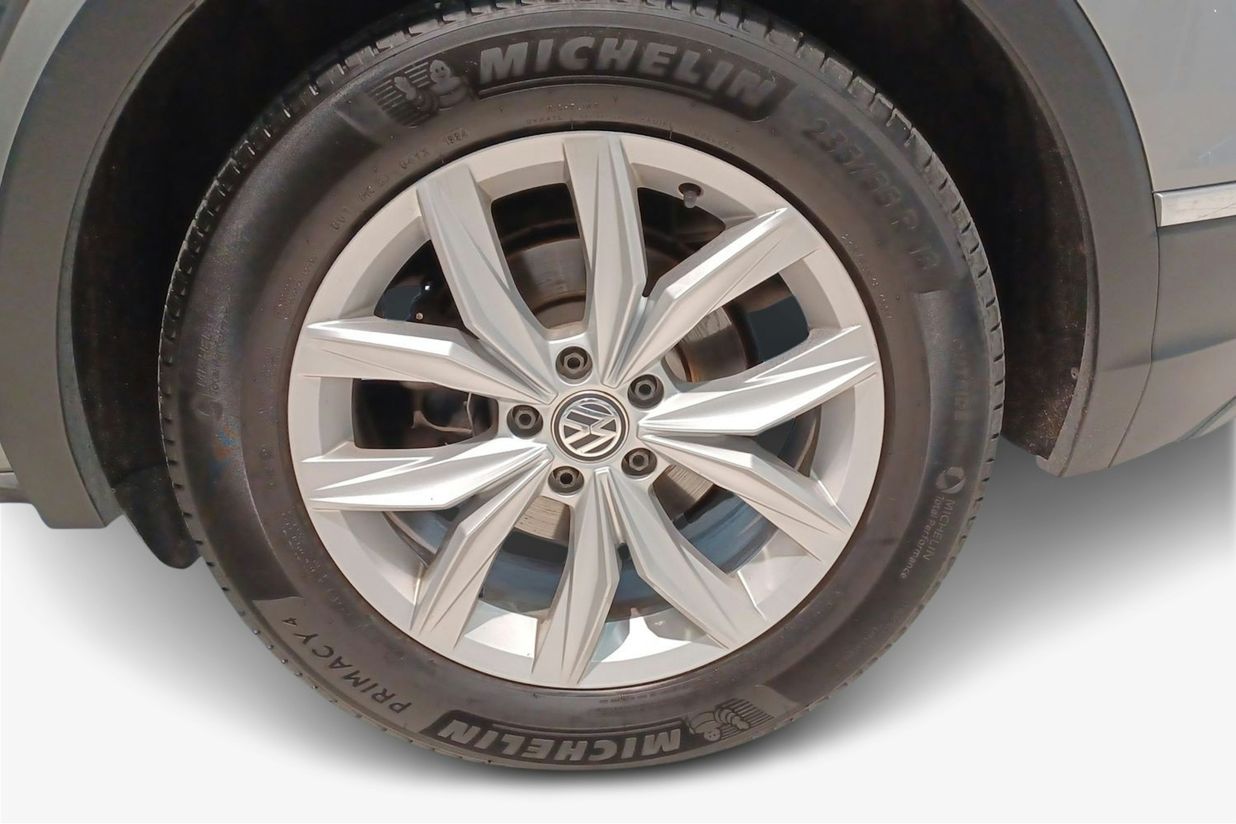 Harmaa Volkswagen Tiguan 2019 kuva 11.
