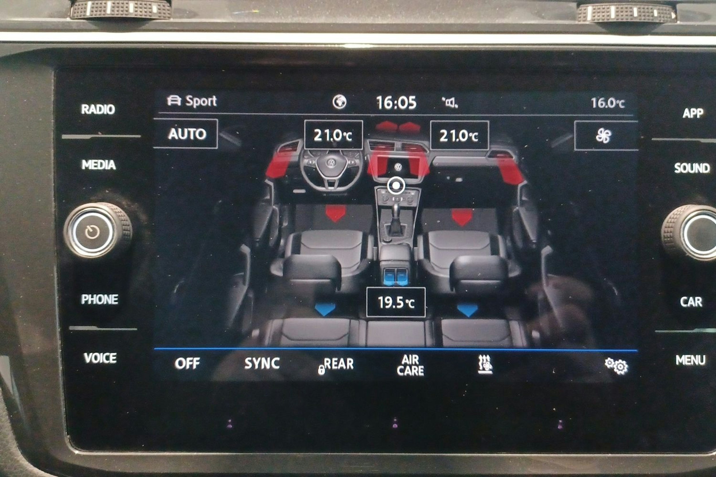 Harmaa Volkswagen Tiguan 2019 kuva 24.