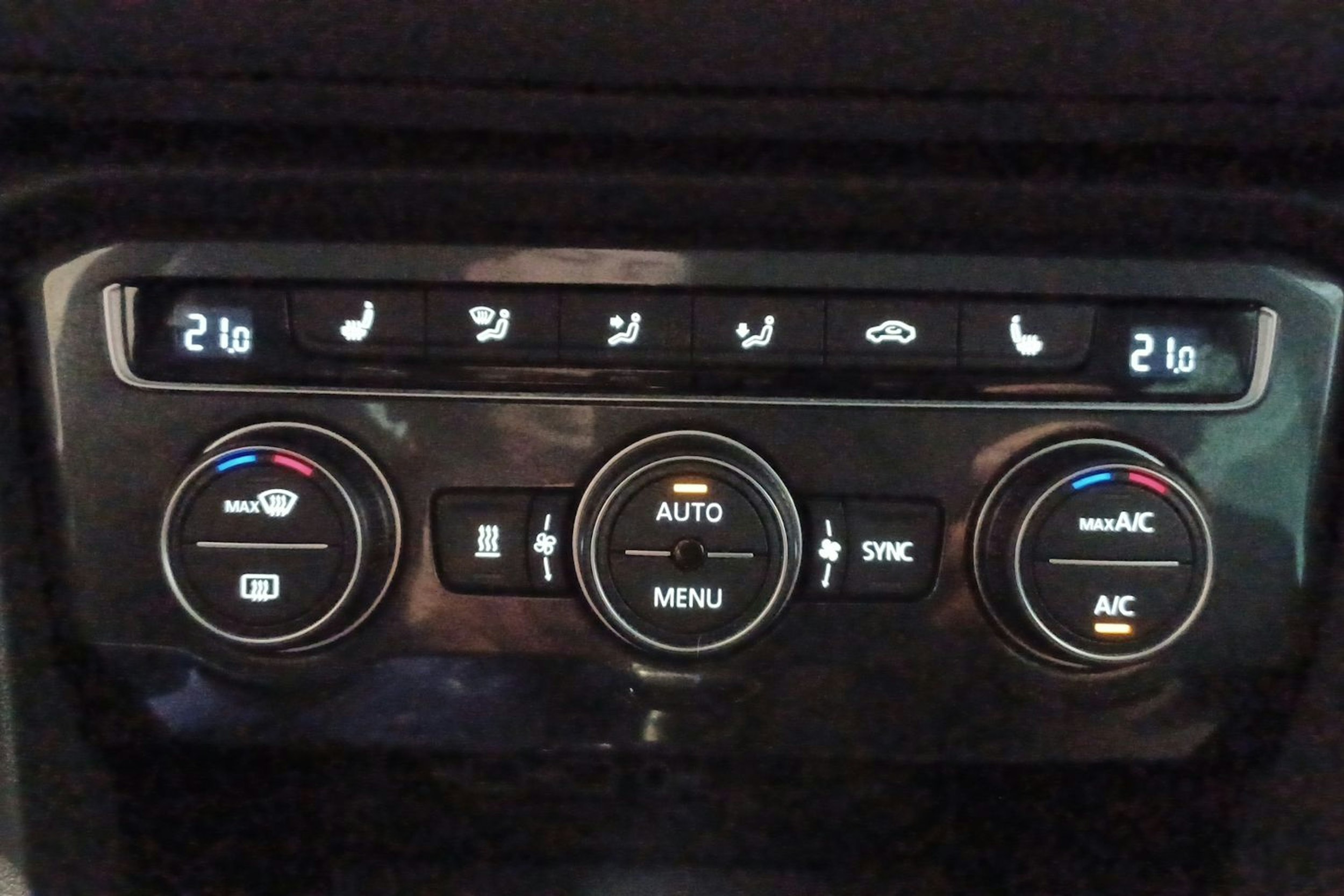 Harmaa Volkswagen Tiguan 2019 kuva 25.