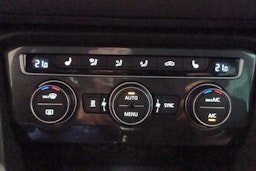 Harmaa Volkswagen Tiguan 2019 kuva 25.