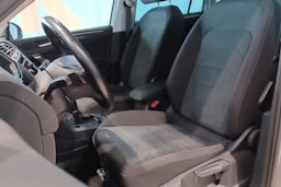 Harmaa Volkswagen Tiguan 2019 kuva 27.