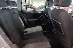 Harmaa Volkswagen Tiguan 2019 kuva 29.