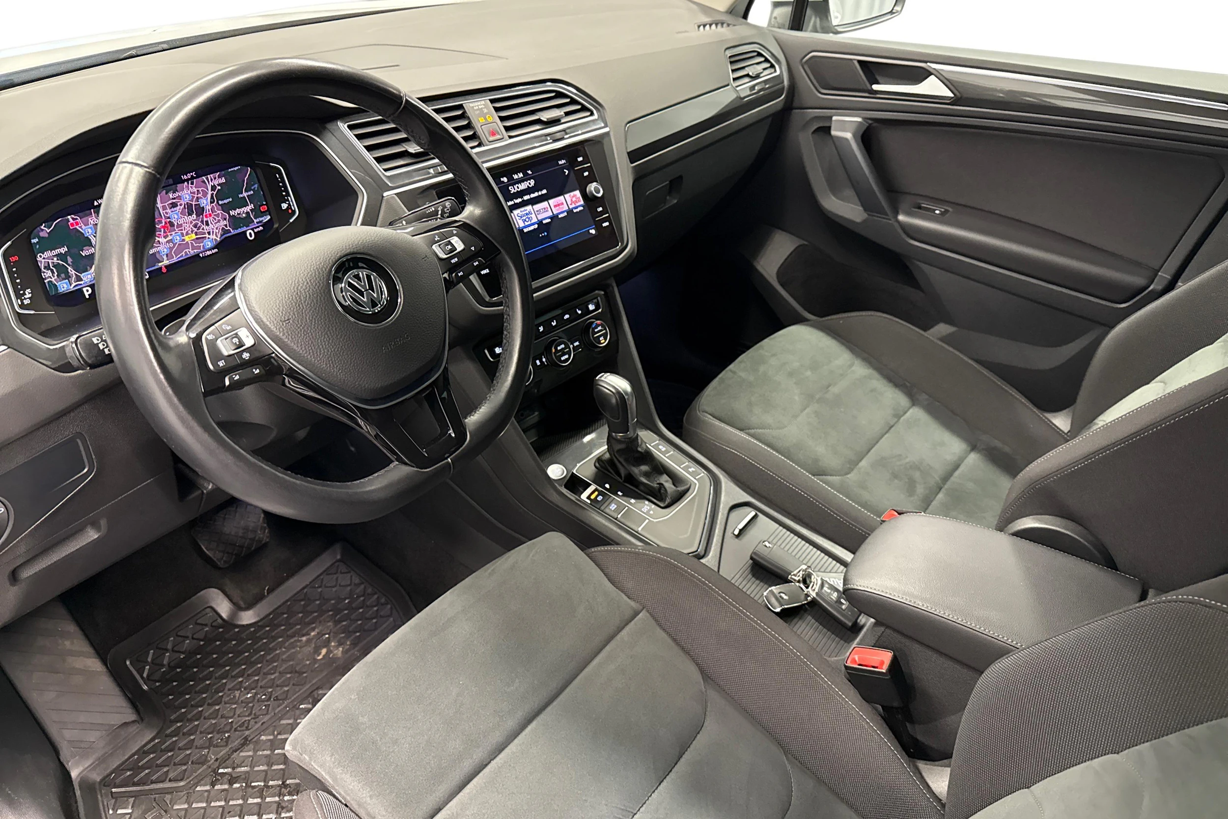 valkoinen Volkswagen Tiguan 2019 kuva 6.