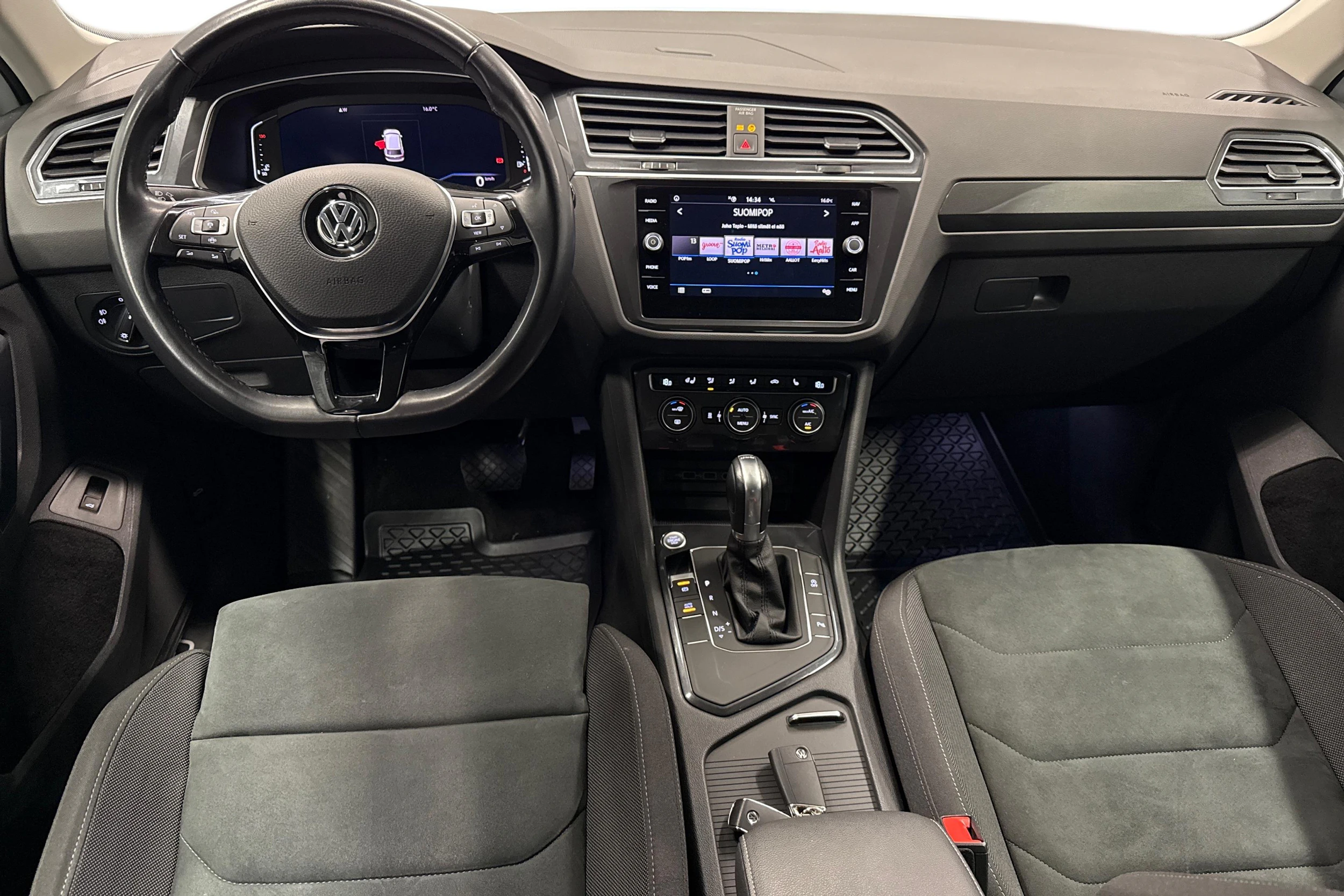 valkoinen Volkswagen Tiguan 2019 kuva 7.