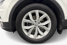 valkoinen Volkswagen Tiguan 2019 kuva 9.