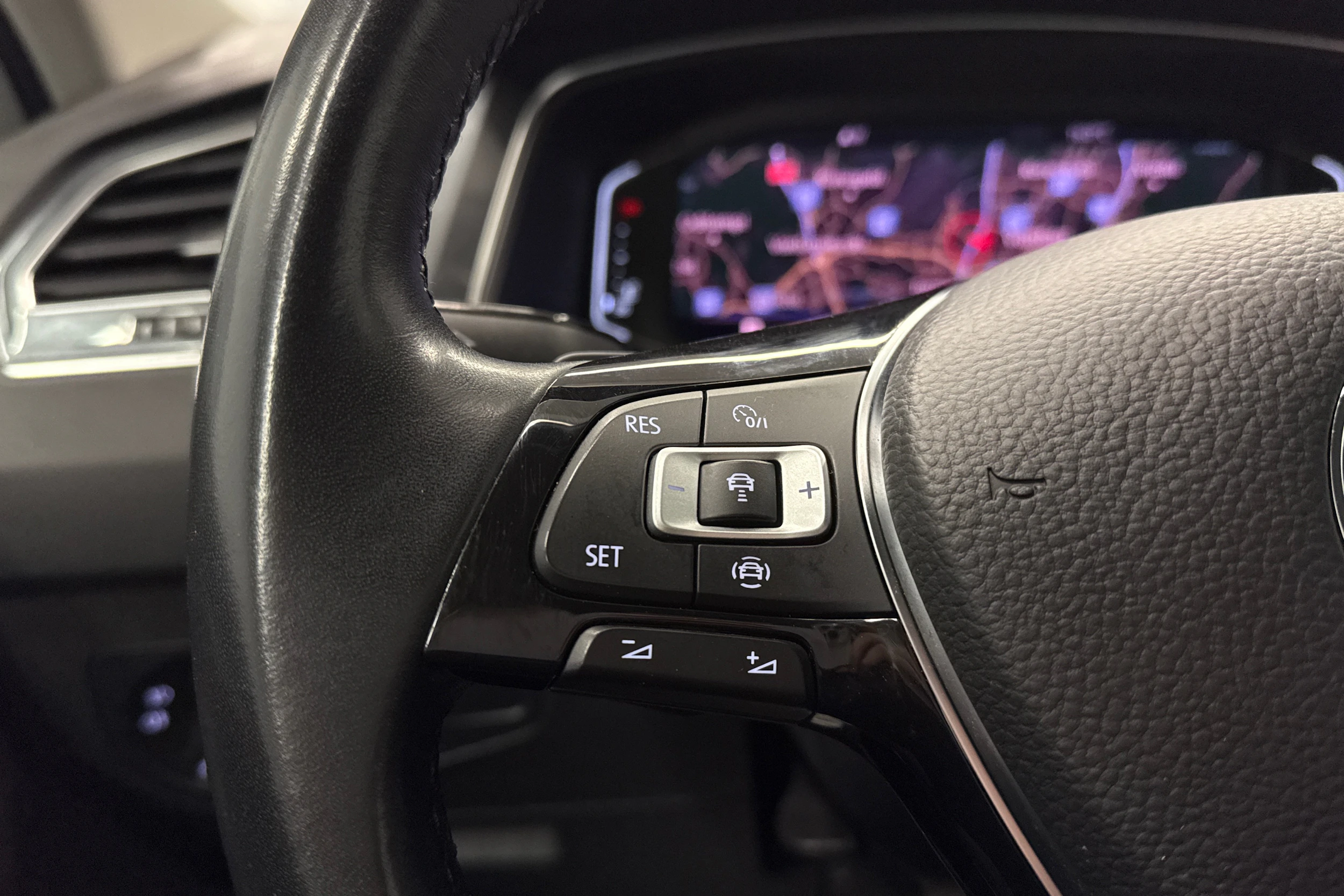 valkoinen Volkswagen Tiguan 2019 kuva 12.