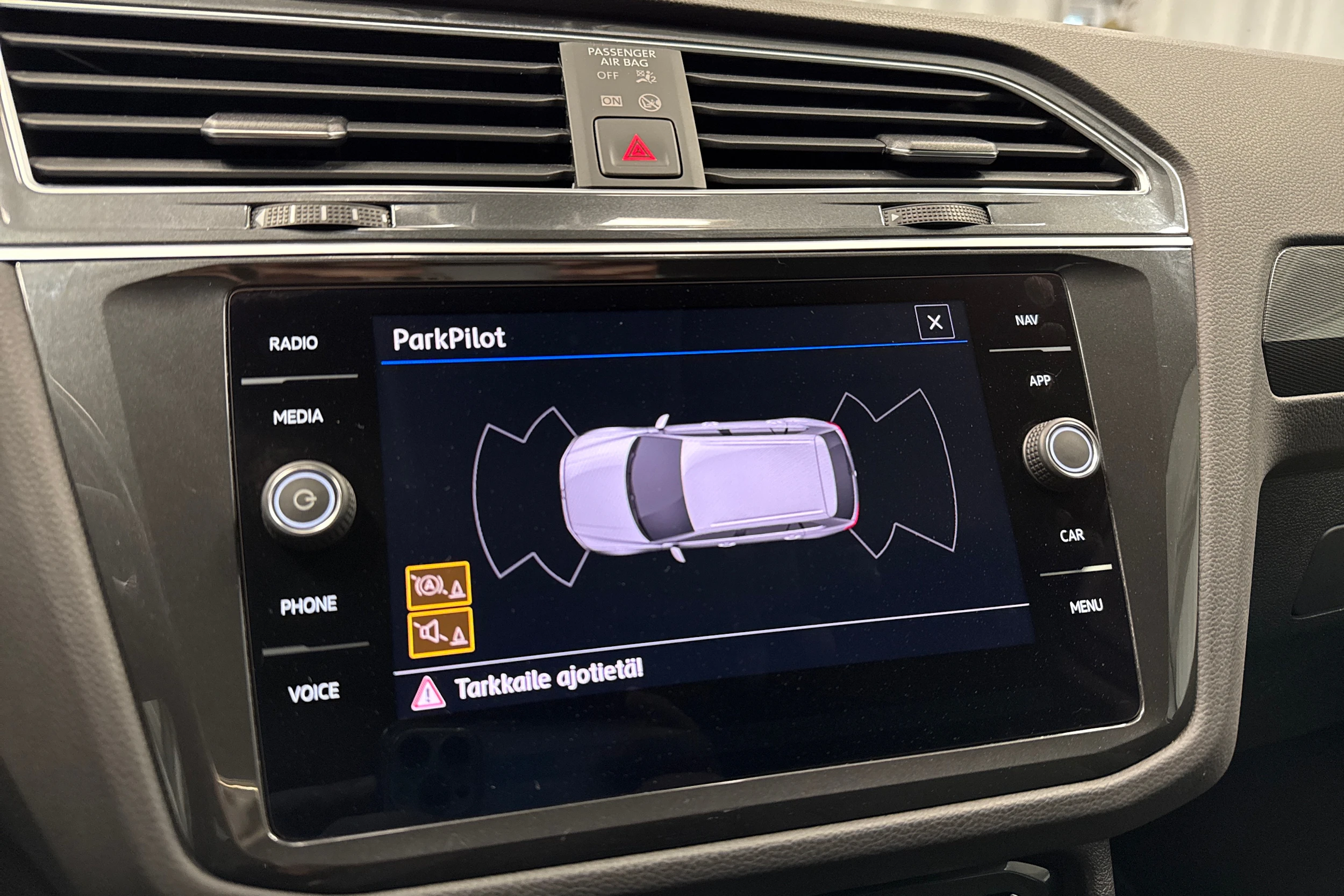 valkoinen Volkswagen Tiguan 2019 kuva 16.