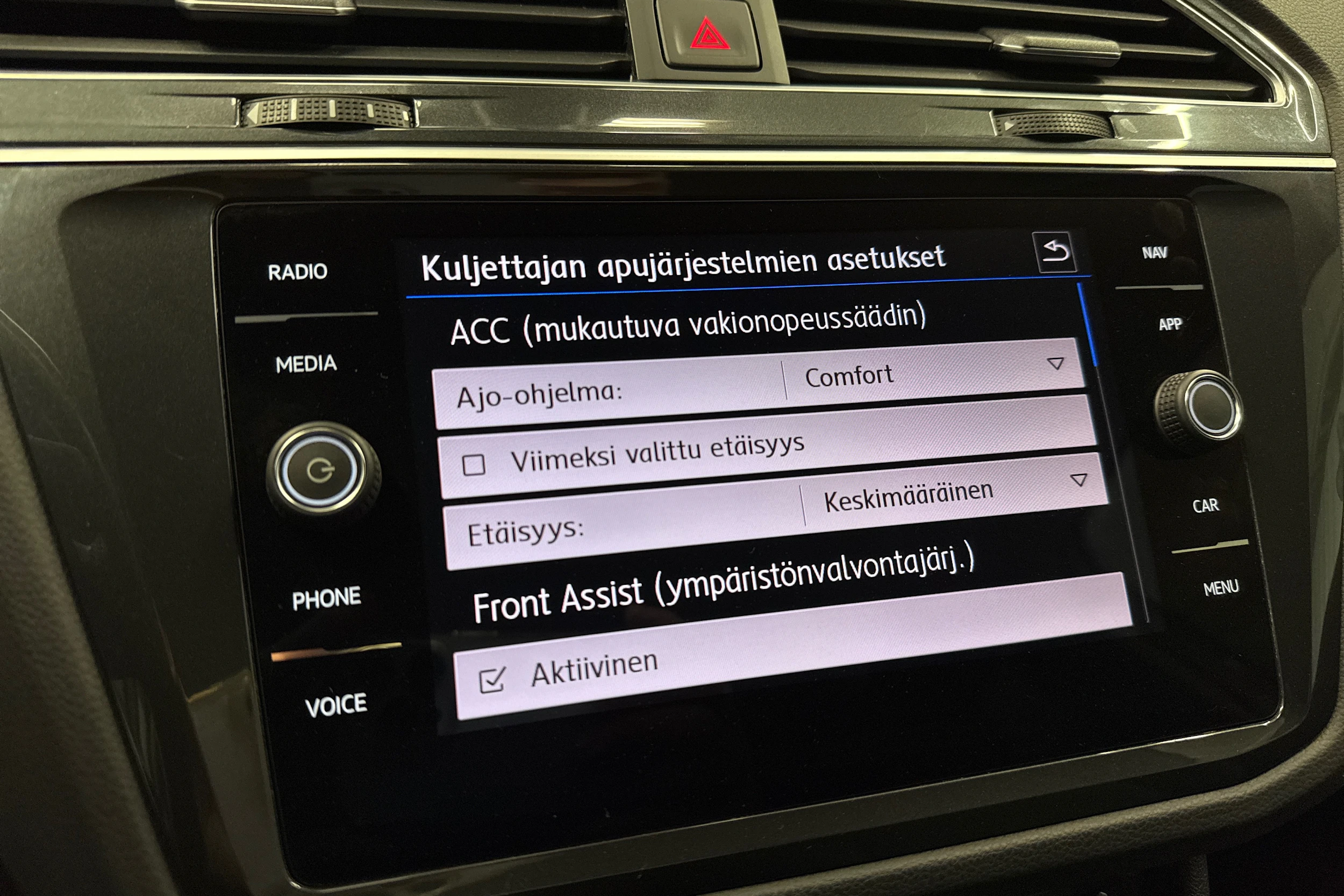 valkoinen Volkswagen Tiguan 2019 kuva 17.