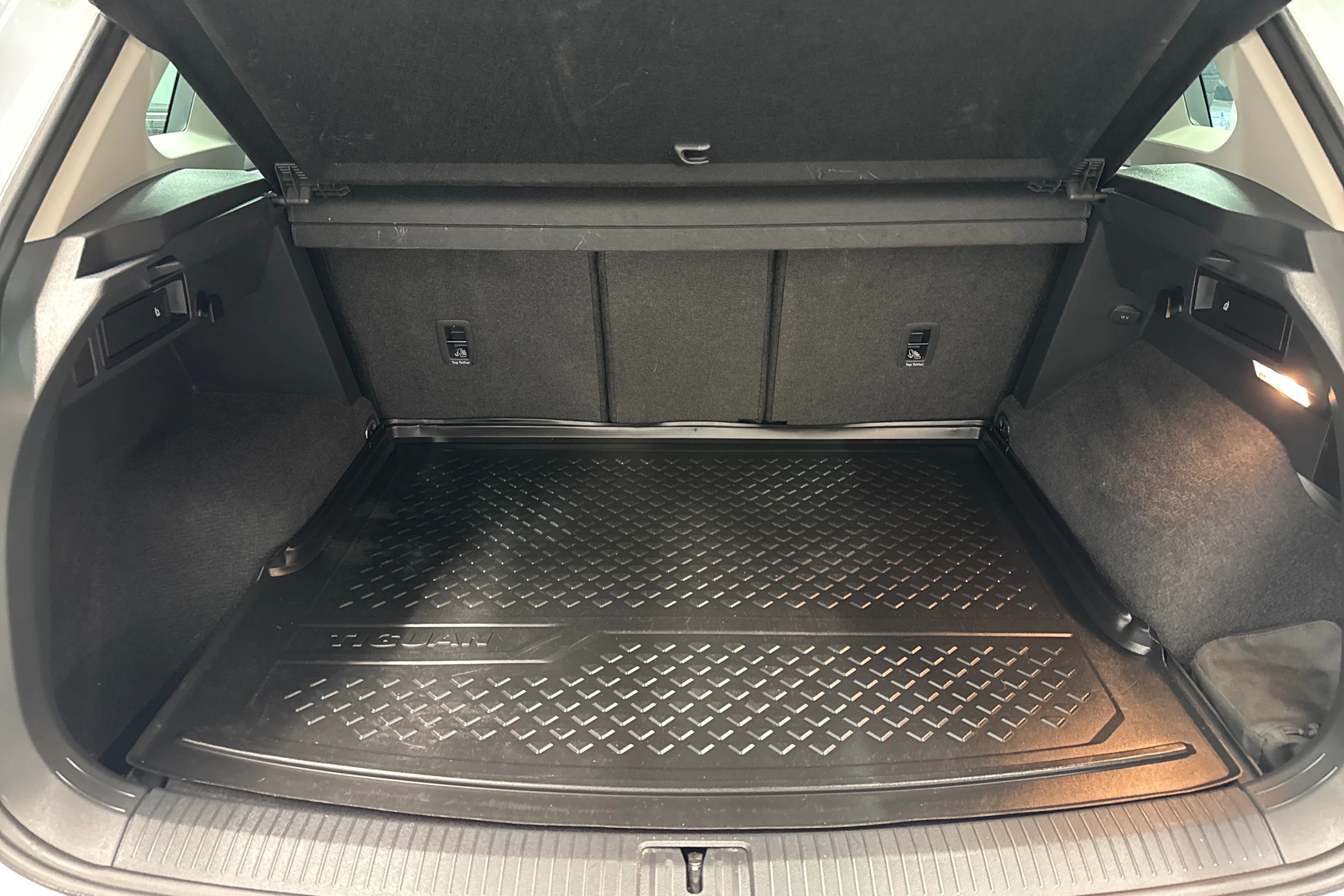 valkoinen Volkswagen Tiguan 2019 kuva 22.